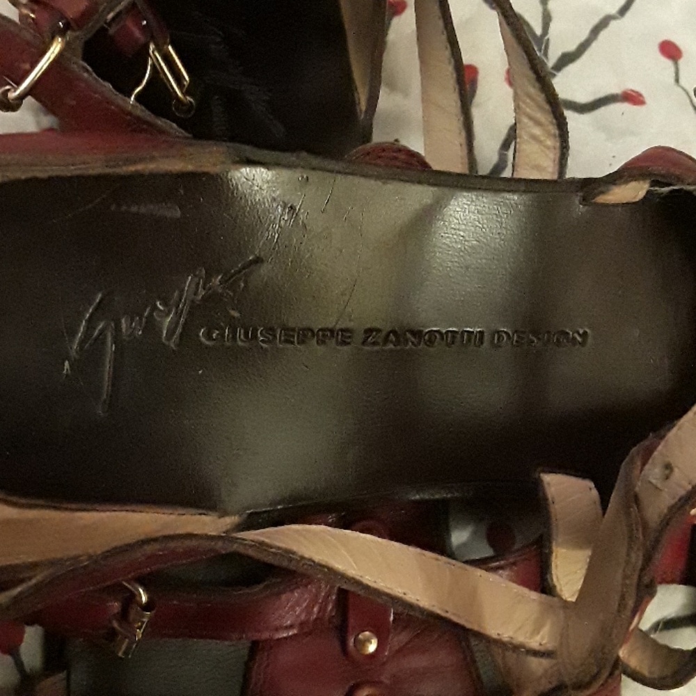 Sandals!... - Picture 2 of 4